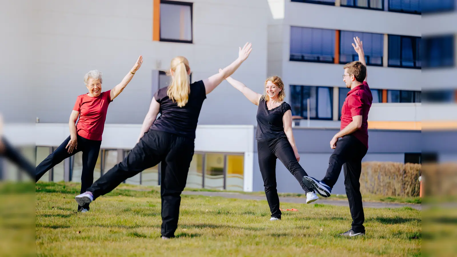 Das Therapiezentrum Weser-Egge erweitert sein Kurs-Angebot ab Juni im St. Ansgar Krankenhaus der KHWE. Anmeldungen zu den Yoga- und Tabatakursen sind noch möglich. (Foto: Besim Mazhiqi)