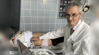 Nutzt das neue Sonografiegerät zur Erkennung einer Fettleber bereits rege: Dr. Hans-Ulrich Braner, Gastroenterologe und Chefarzt der Inneren Medizin der Kreiskliniken Hofgeismar.  (Foto: Kreisklinik Hofgeismar)