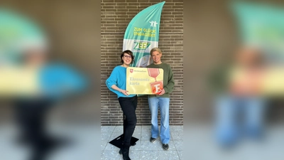 V.l.: Anja Kurth (ZEE) und Stefanie Pöhler (Aktionsteam Ehrenamt des ZEE). (Foto: ZEE)