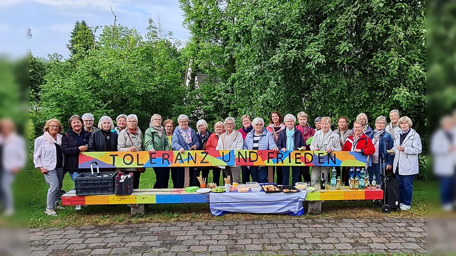 Die kfd-Frauen aus Höxter nach der Maiandacht, die sie in der Abteikirche Marienmünster gefeiert hatten. (Foto: kfd)