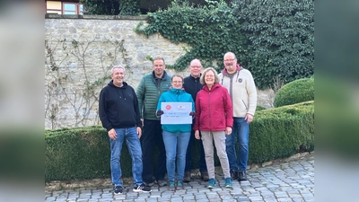 V.l.: Stefan Rose, Klaus Martin Busch, Katharina Griesel (Kleine Riesen), Klaus Weigelt, Ulrike Weigelt, Jörg Pöhner. (Foto: privat)