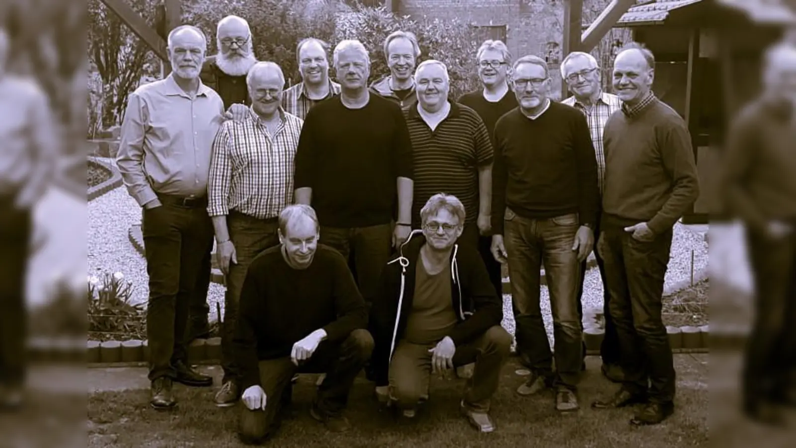 Die Holzböcke (v.l.): Von links sind das: Paulus Jochheim, Karl-Josef Jochheim, Dieter Jochheim, Martin Stolte, Michael Giefers, Rainer Jochheim, Thomas Giefers, Franz-Josef Scheele, Hans-Dieter Hagelüken, Hubertus Berendes, Peter Doludda, Reinhard Leifeld und Johannes Jochheim. Wofgang Rochel nicht anwesend. (Foto: privat)