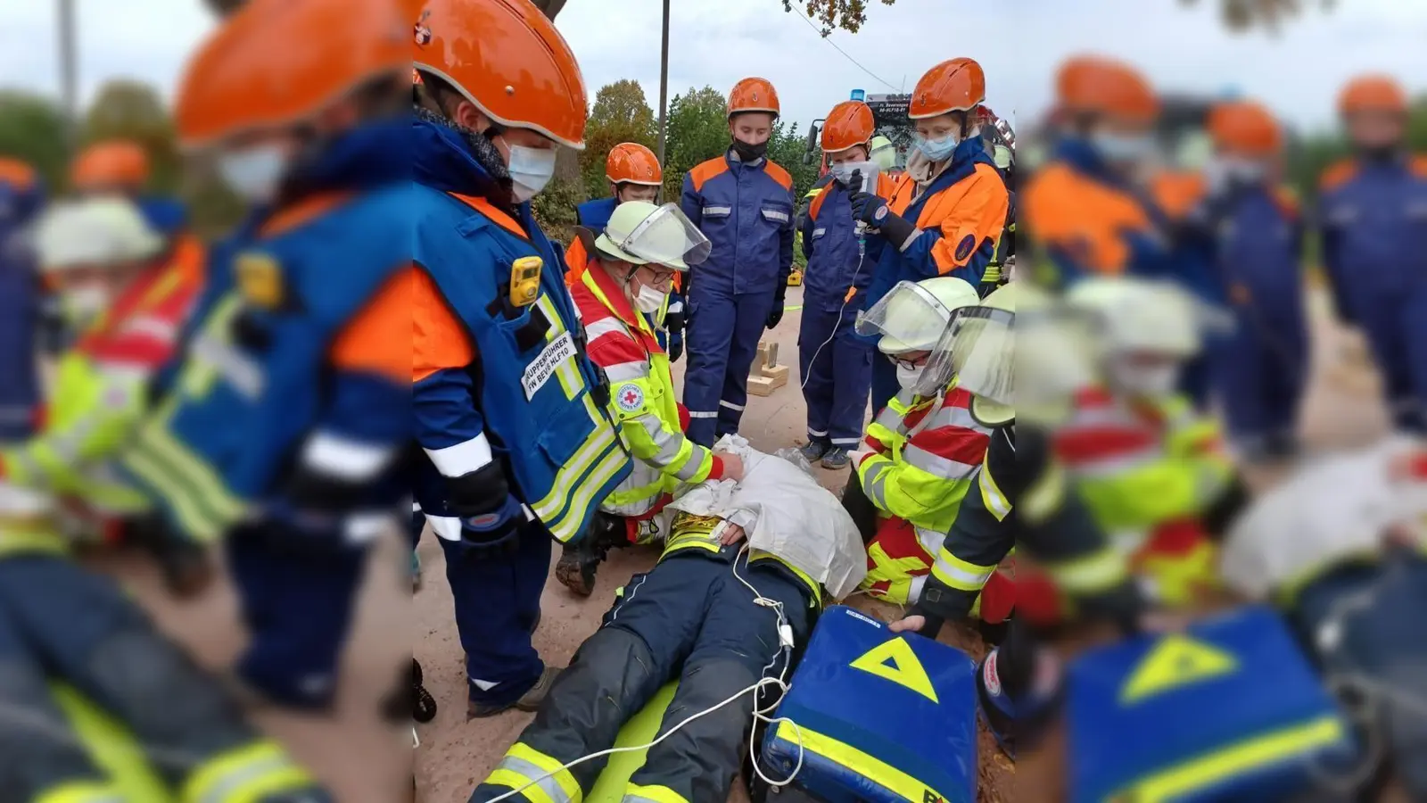Die Jugendfeuerwehr hatte verschiedene Aufgaben zu bewältigen, hier die Versorgung einer verletzten Person. (Foto: Foto: privat)