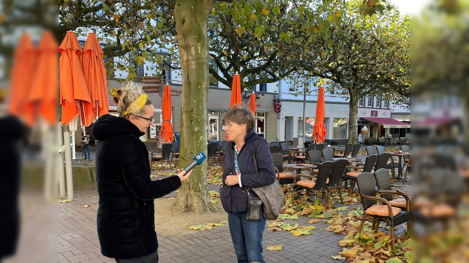 V.l.: Journalistin Sibylle Kölmel und Stadtführerin Ruth Koßmann. (Foto: Stadtmarketing Holzminden)