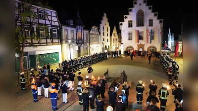 Beide Ausscheidenden unterstützten die Arbeit der Feuerwehrleute. (Foto: Stadt Brakel)