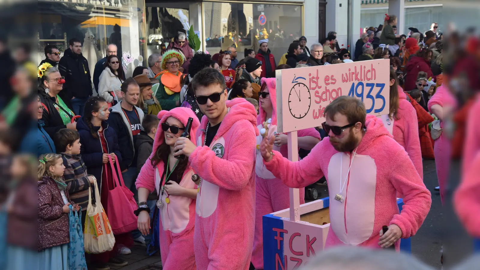 Auf Steinheims Straßen gings mal wieder besonders lustig zu. (Foto: Marc Otto)