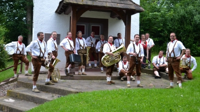 Im Bayern-Look: die Stahler Feldberg-Musikanten. (Foto: privat)