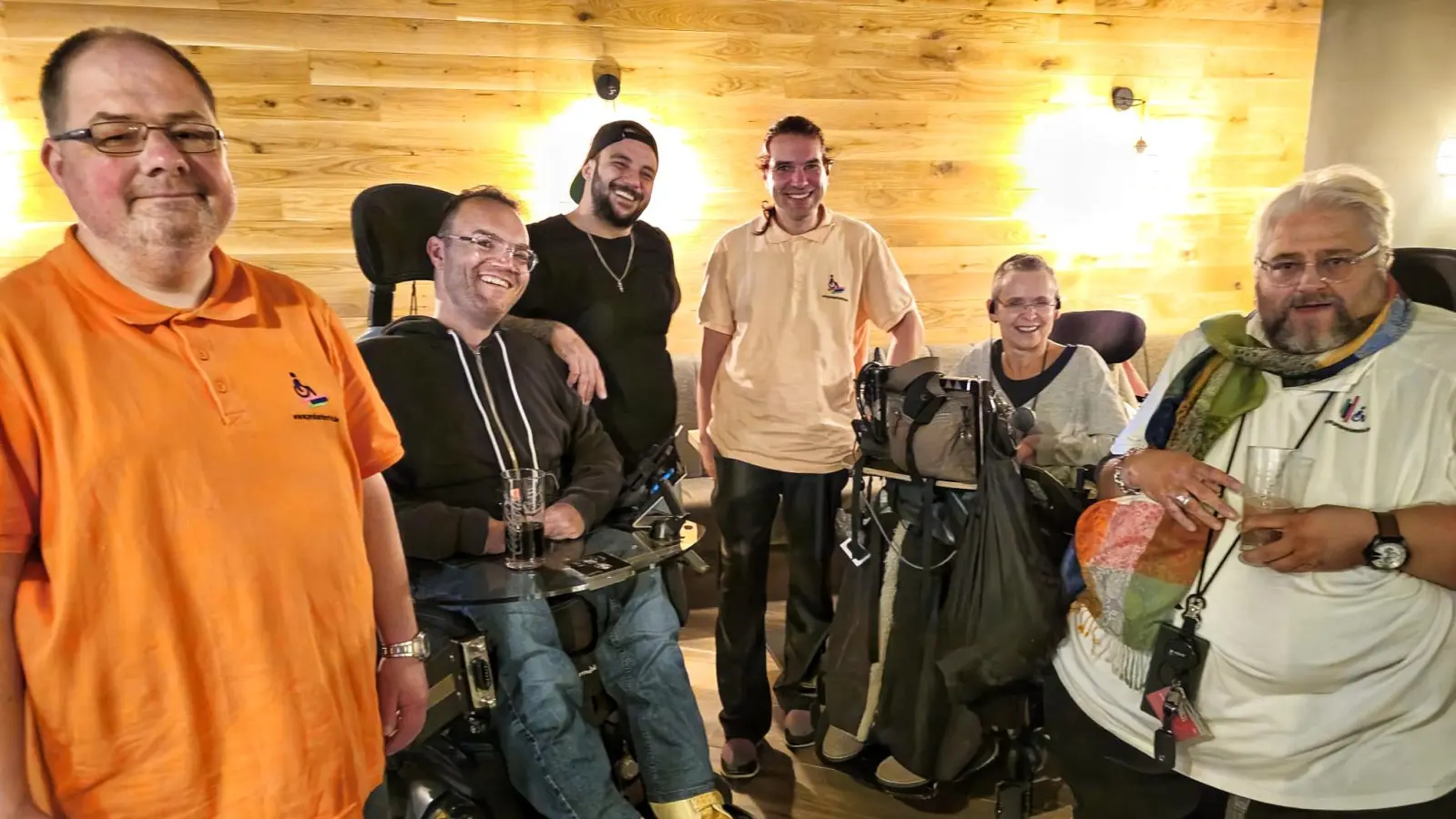 V.l.: Andreas Gerold, Georges Gourie, Fabio Colalongo, Stefan Ingram, Ingrid Hände und Alexander Bieseke. Auf dem Bild fehlt Birgit Reker. (Foto: privat)
