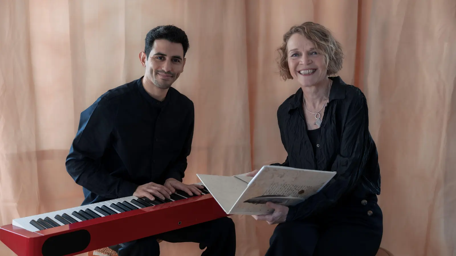 Sorgen für Klang und Kultur: Aeham Ahmad und Jutta Seifert. (Foto: Johannes Wendehals)