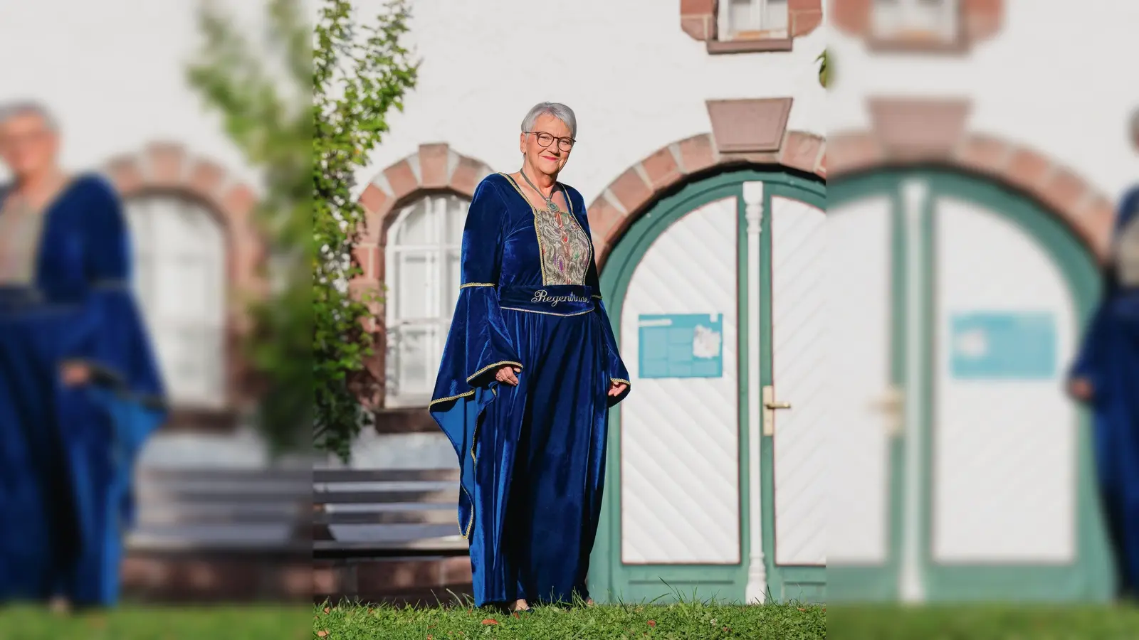 Die Regentrude (Mechthild Führ) erzählt. (Foto: Christine Bose)