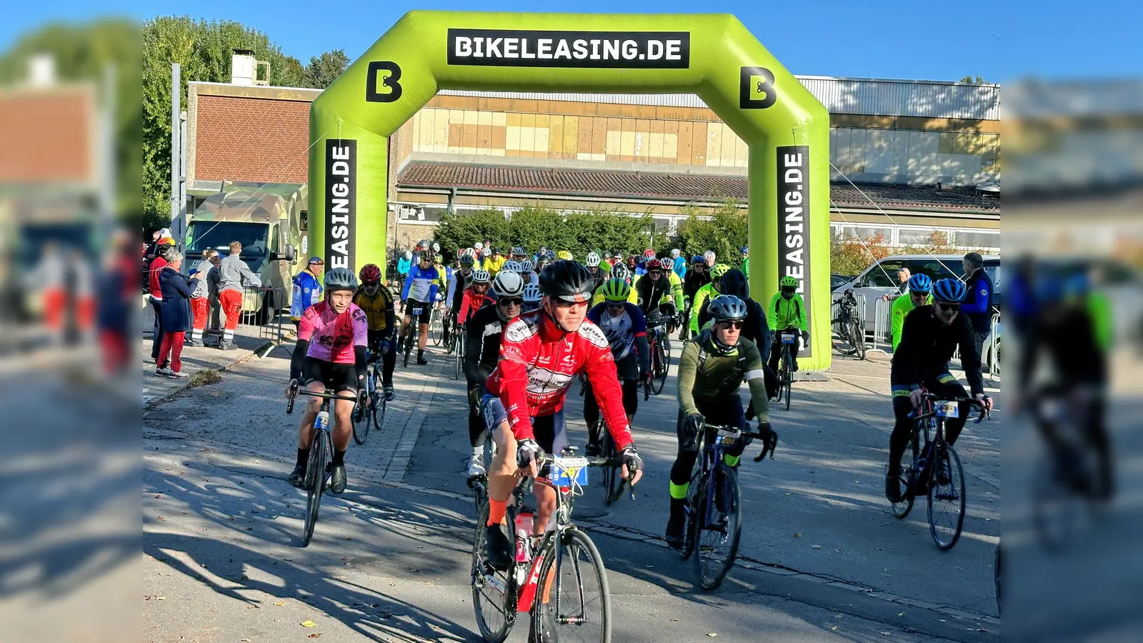 Start der 63 km Rennradgruppe. (Foto: Lionsclub Holzminden)
