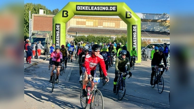 Start der 63 km Rennradgruppe. (Foto: Lionsclub Holzminden)