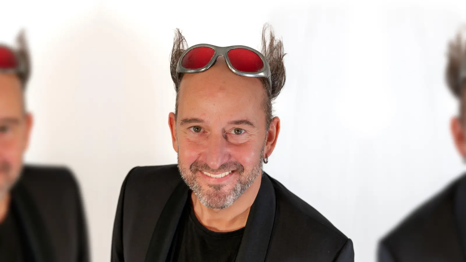 Kika TV Star Tom Lehel ist am 22. August ab 17.30 Uhr mit seinem Starkmacher-Mitmach-Programm auf der Bühne im Eggeland-Park Bad Driburg. (Foto: Tom Lehel)