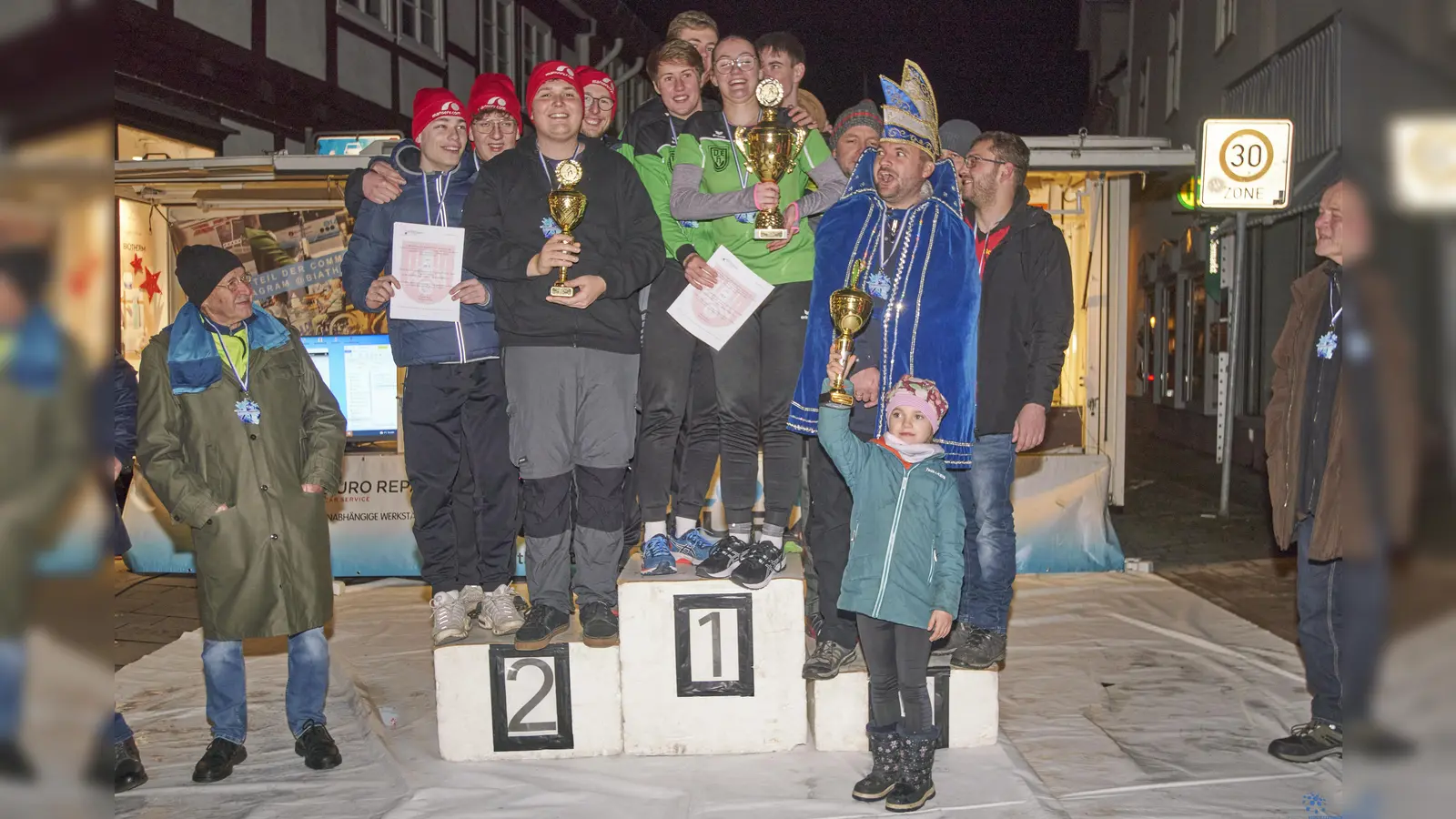 Siegerehrung beim Stadtbiathlon. (Foto: Stefan Bönning)