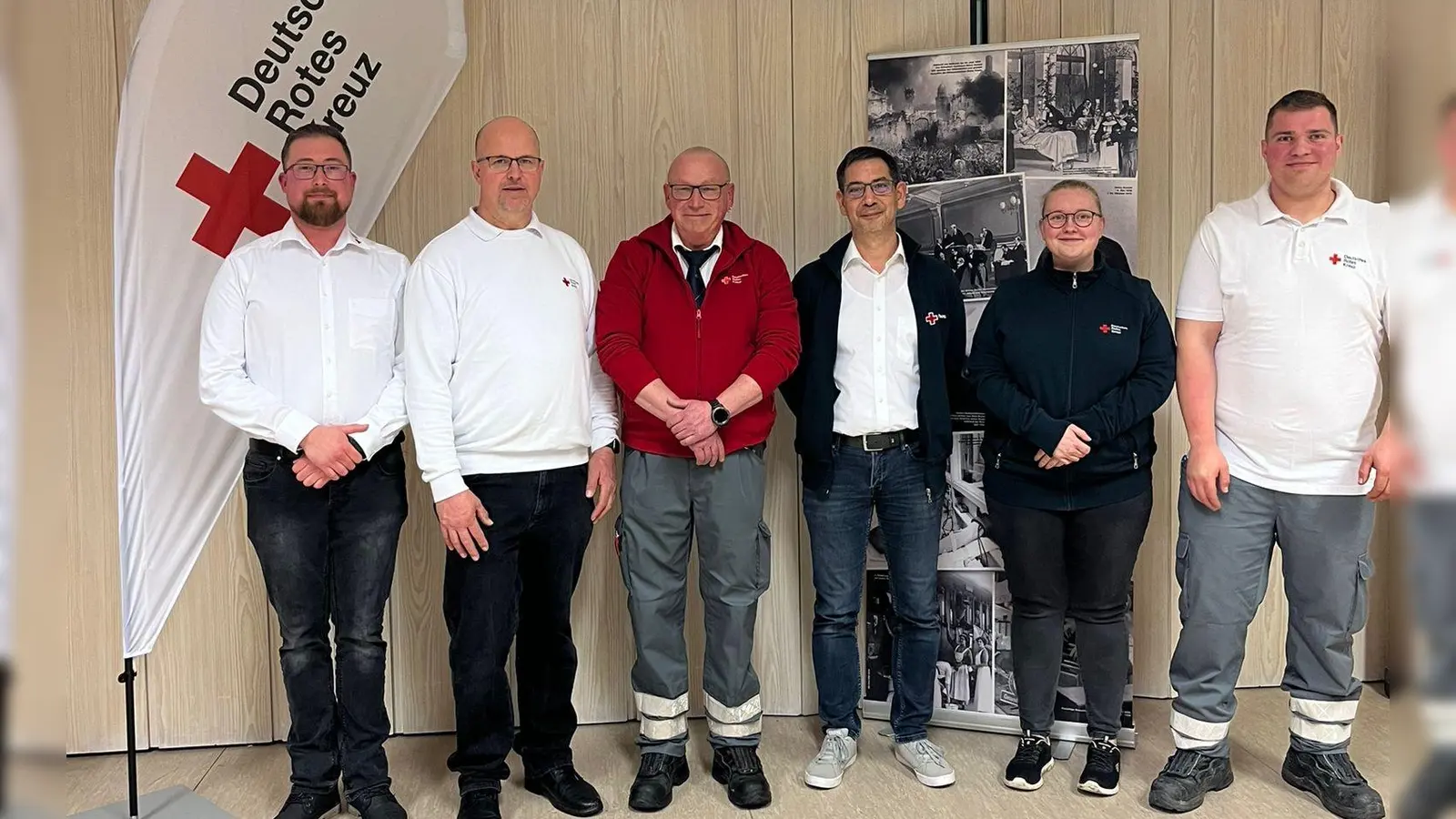 (v.l.) Julian Fischer (Schriftführer), Michael Hoff (Vorsitzender), Patrick Abt (stellv. Vorsitzender), Holger Gollers (Kassierer), Klara Euler (Bereitschaftsleiterin), Jannik Hoff ( Bereitschaftsleiter). (Foto: privat)