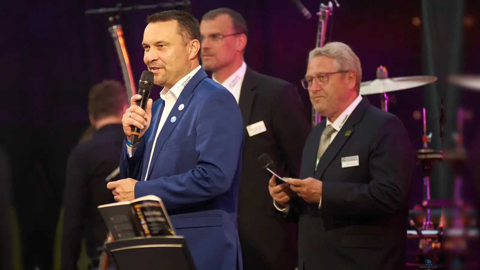 Eröffnung des 71.Viehmarkt und Heimatfest Hofgeismar durch Bürgermeister Torben Busse (li.), AG-Viehmarkt Vorsitzenden Michael Reiter (mi.) und Wilfried Eckart (re.). (Foto: Stefan Bönning)