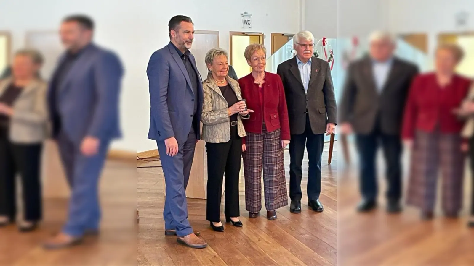 Bürgermeister Christian Belke (v.l.), Vorsitzende Elke Leuckel, Ilka Dirnberger (Ehrenvorsitzende Landesseniorenrat) und Festredner Jens Peter Kruse. (Foto: privat)