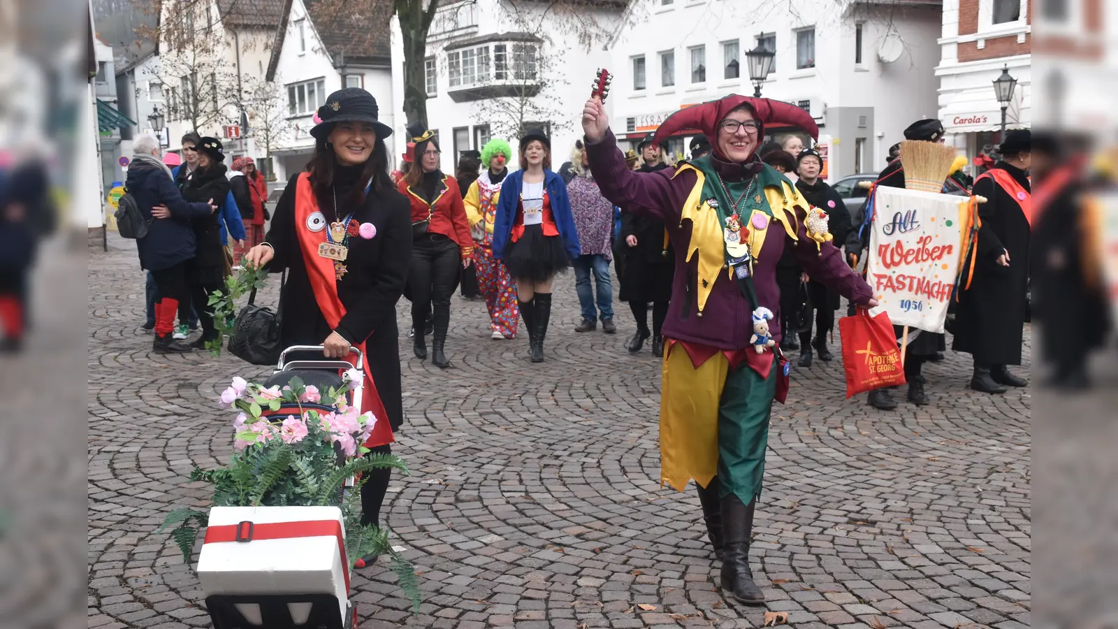 Schnappschüsse vom Weibercarneval Beverungen 2024 (Foto: Barbara Siebrecht)