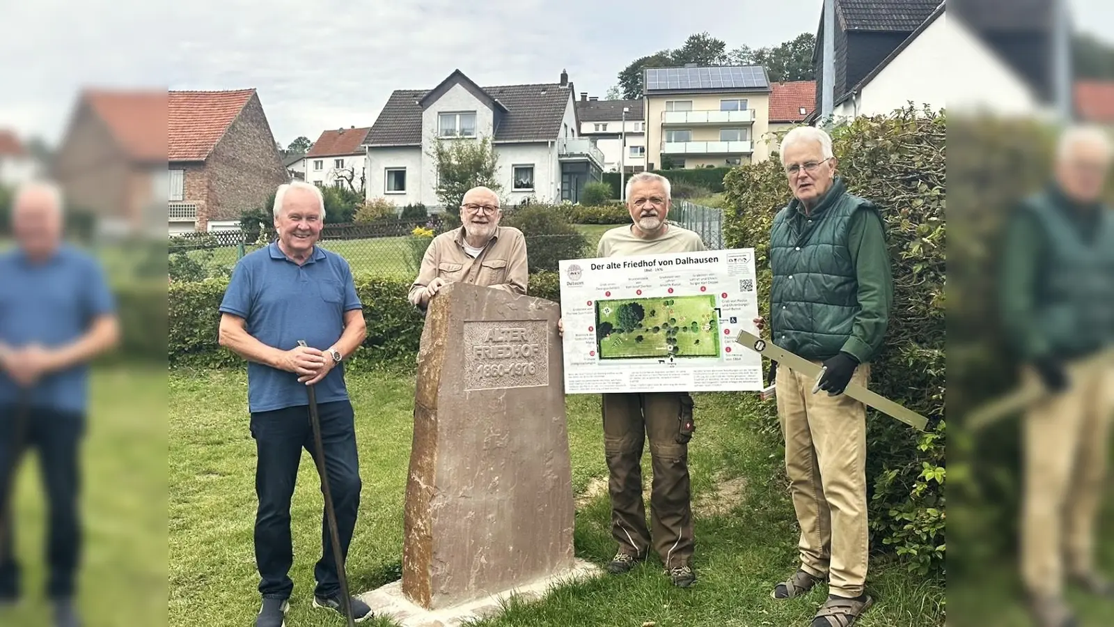Die Planungsgruppe Alter Friedhof mit Bernhard Villmer, Jürgen Böker, Michael Behre und Manfred Dierkes bemüht sich um die Erhaltung des alten Friedhofs als Grünanlage mit Geschichte. <br> (Foto: privat)