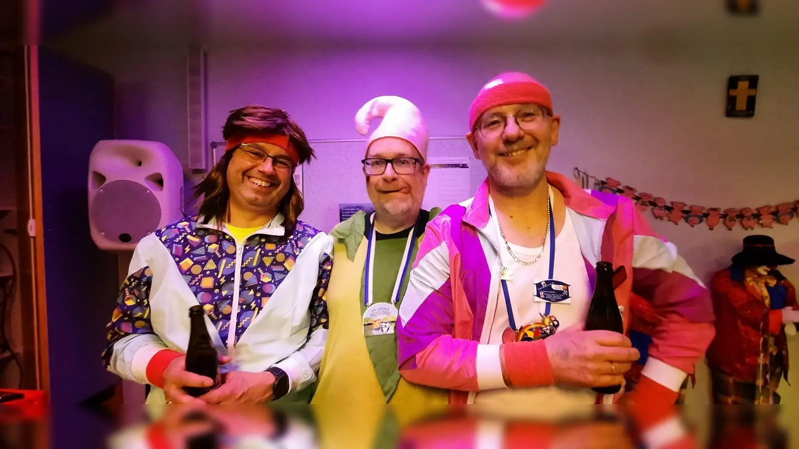 Buntes Feiern im Gemeindehaus. (Foto: privat)