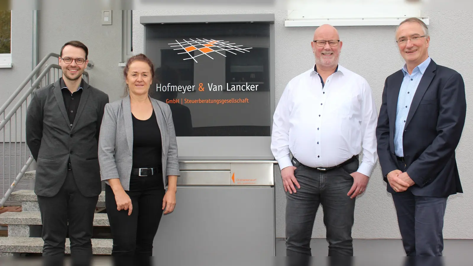 (V.l.) Jan-Hendrik Holtz, Sylvia Püschel, Dirk Van Lancker und Uwe Hofmeyer. (Foto: Inge Seidenstücker)