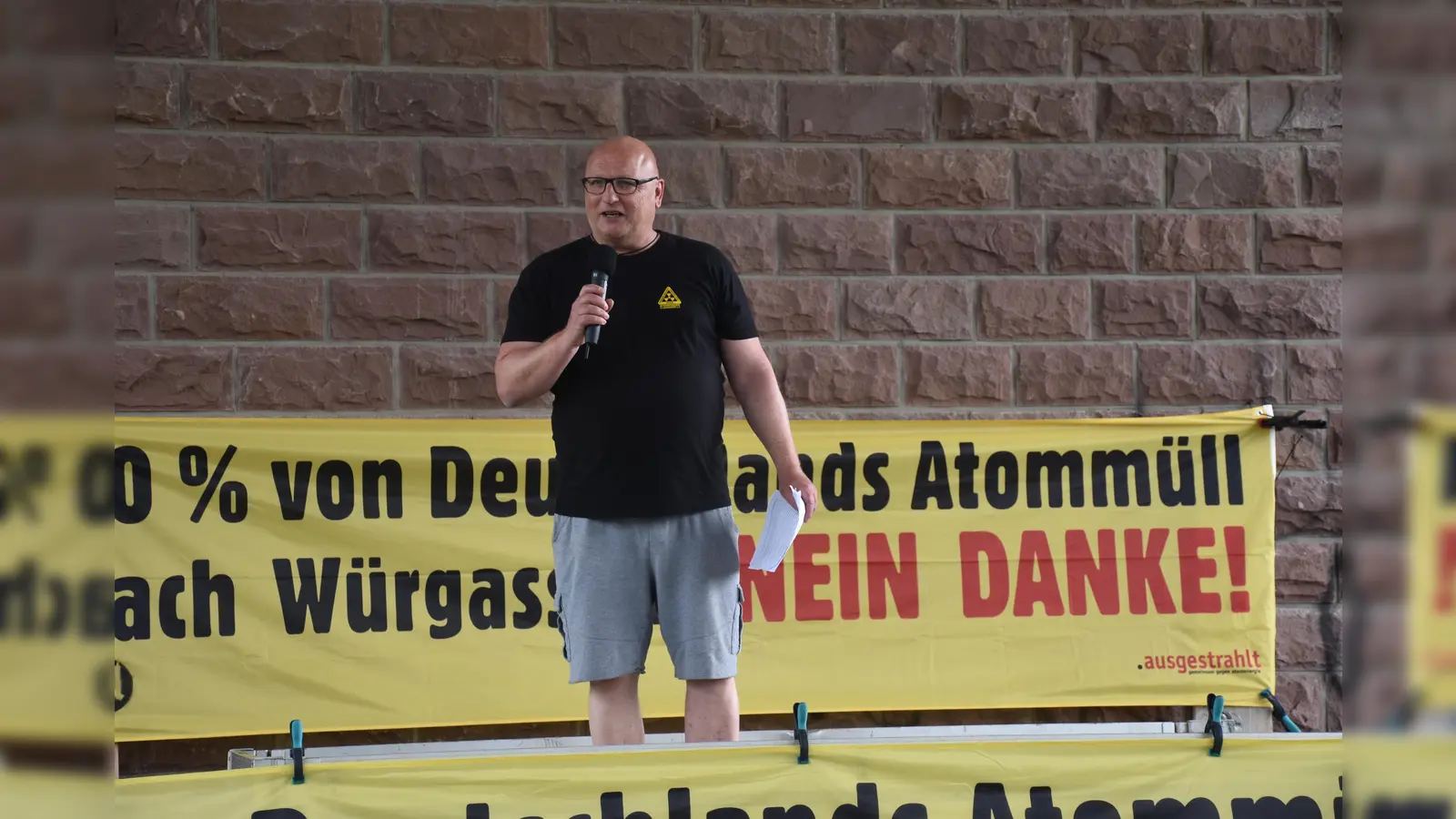 Protestaktion gegen das Bereitstellungslager (Foto: Barbara Siebrecht)