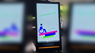 Die neue 43” Info Stele wartet auf ihre künftigen Einsätze. (Foto: privat)