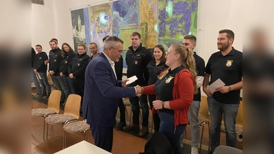 Bei der Verleihung der Ehrenamts-Card. (Foto: Stadt Grebenstein)