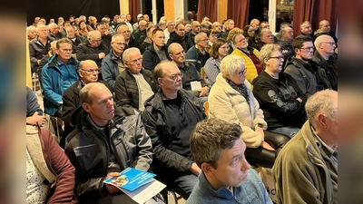 Aufmerksam lauschten zahlreiche Besucher den Ausführungen des sewikom-Mitarbeiters Sebastian Groppe. (Foto: sewikom)