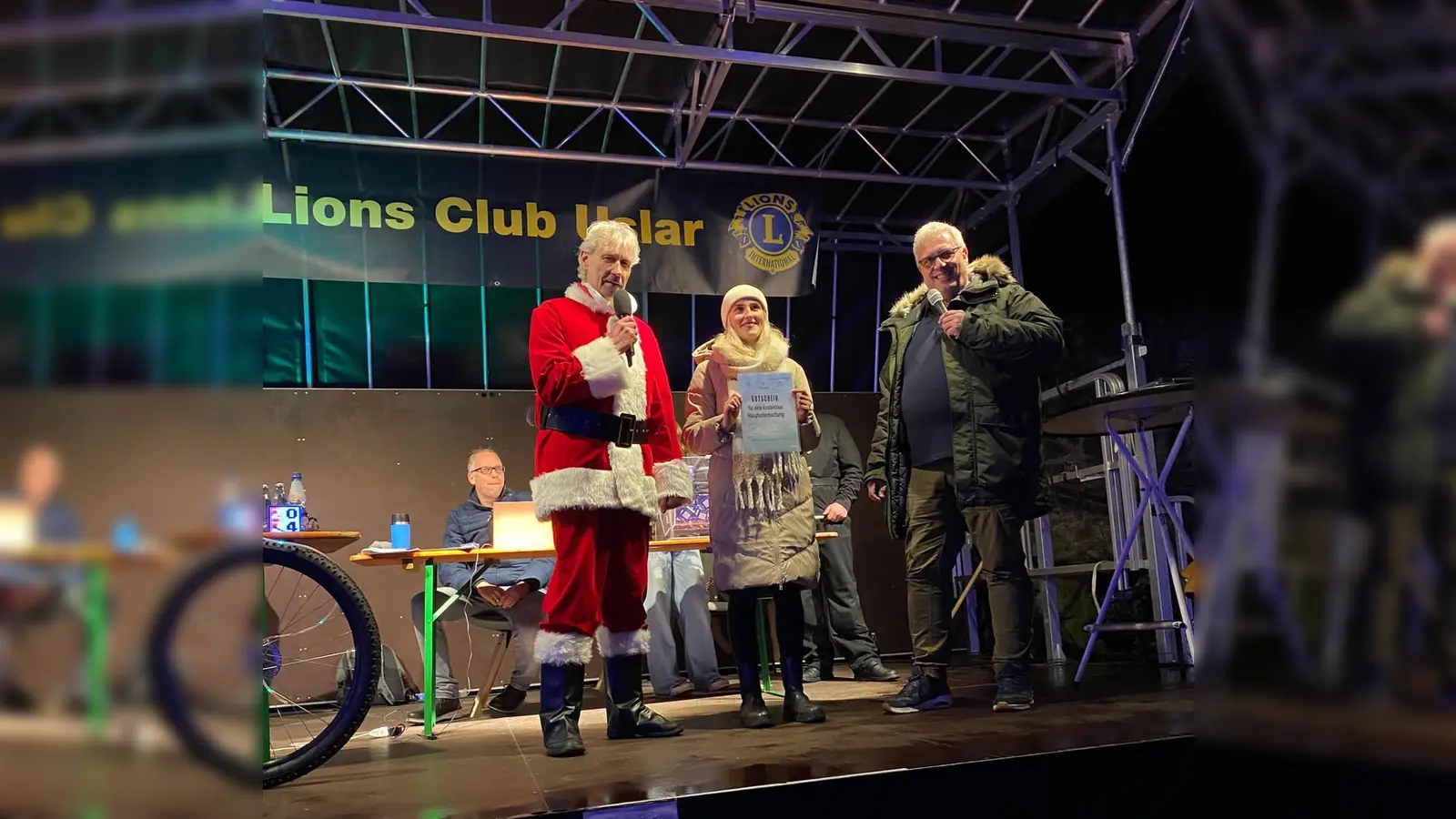 Weihnachtsverlosung zugunsten sozialer Projekte. (Foto: privat)