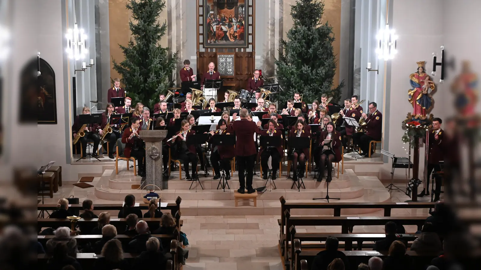In einer Zeit, in der Kälte und Dunkelheit die Menschen schneller als sonst in die Häuser und in die Vereinzelung treiben, wollen die Musikerinnen und Musiker musikalische Lichter entzünden und Gemeinschaft stiften.  (Foto: privat)