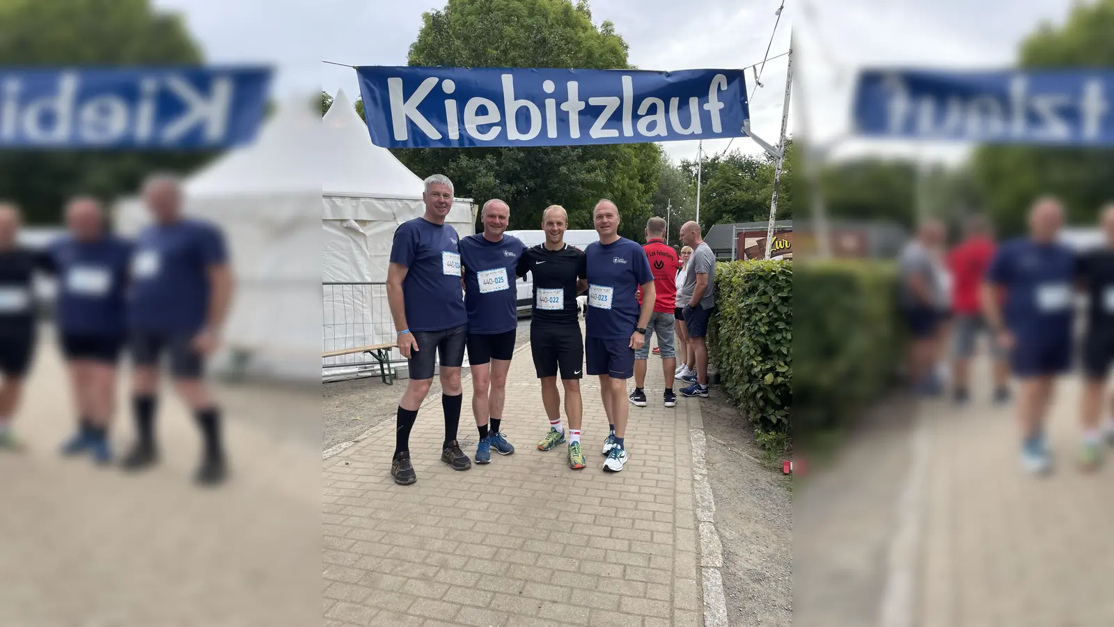 Sportlich ging es um den Kiebitz-See (v.l.): Detlef Sarrazin, Christan Hartmann, Bürgermeister Stephan Bawey und Jörn Becker. (Foto: Hansestadt Warburg)