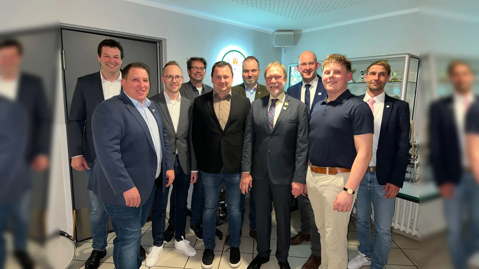 Der Bataillonsvorstand sowie König Alfred Gemmeke und Kronprinz Lukas Nolte. (Foto: privat)