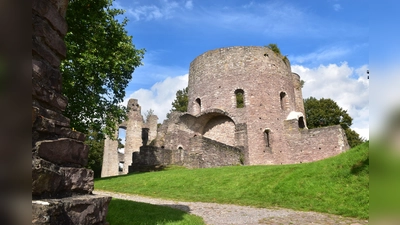 Die Ruinen der Johannes-Kapelle im Zentrum des Geländes. (Foto: Barbara Siebrecht)