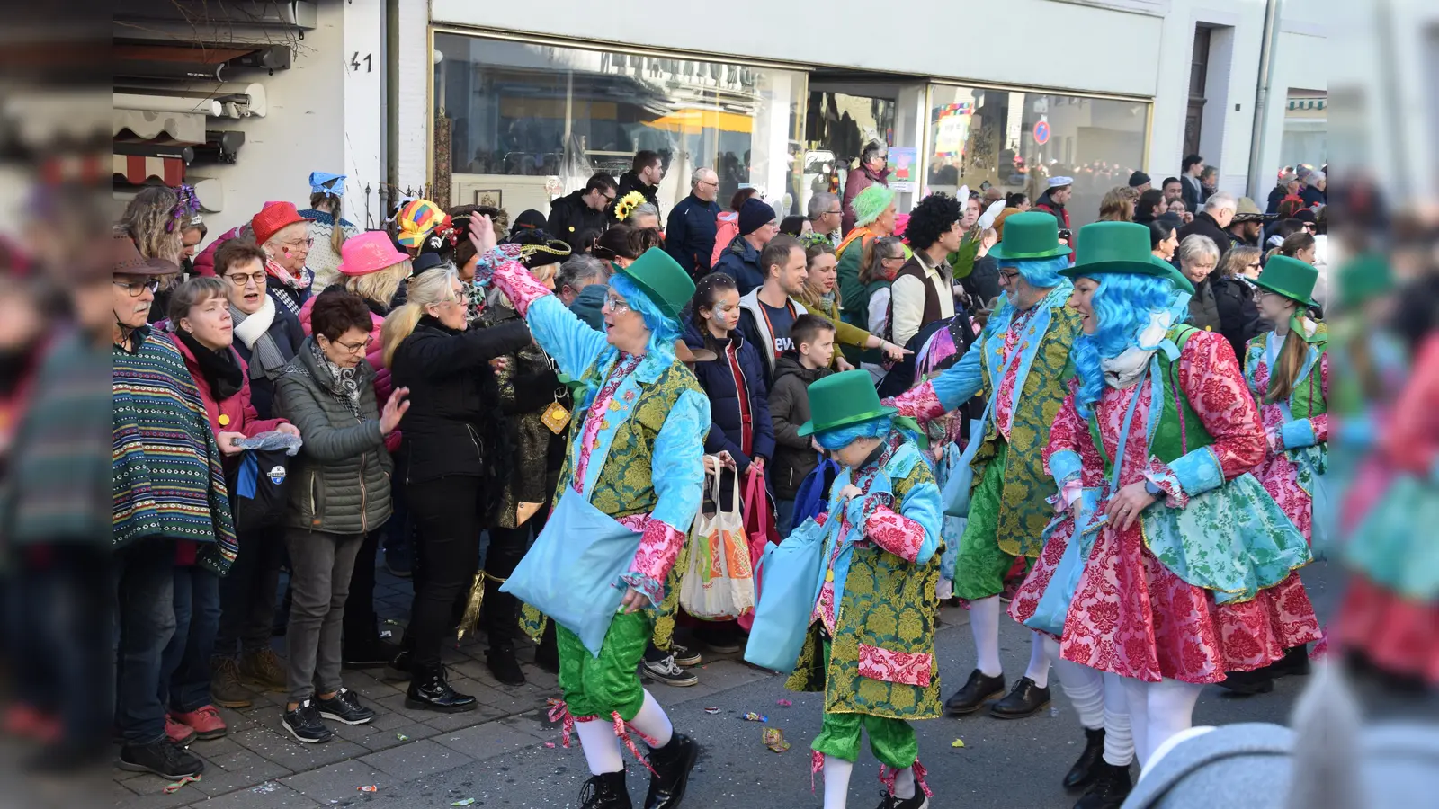 Auf Steinheims Straßen gings mal wieder besonders lustig zu. (Foto: Marc Otto)