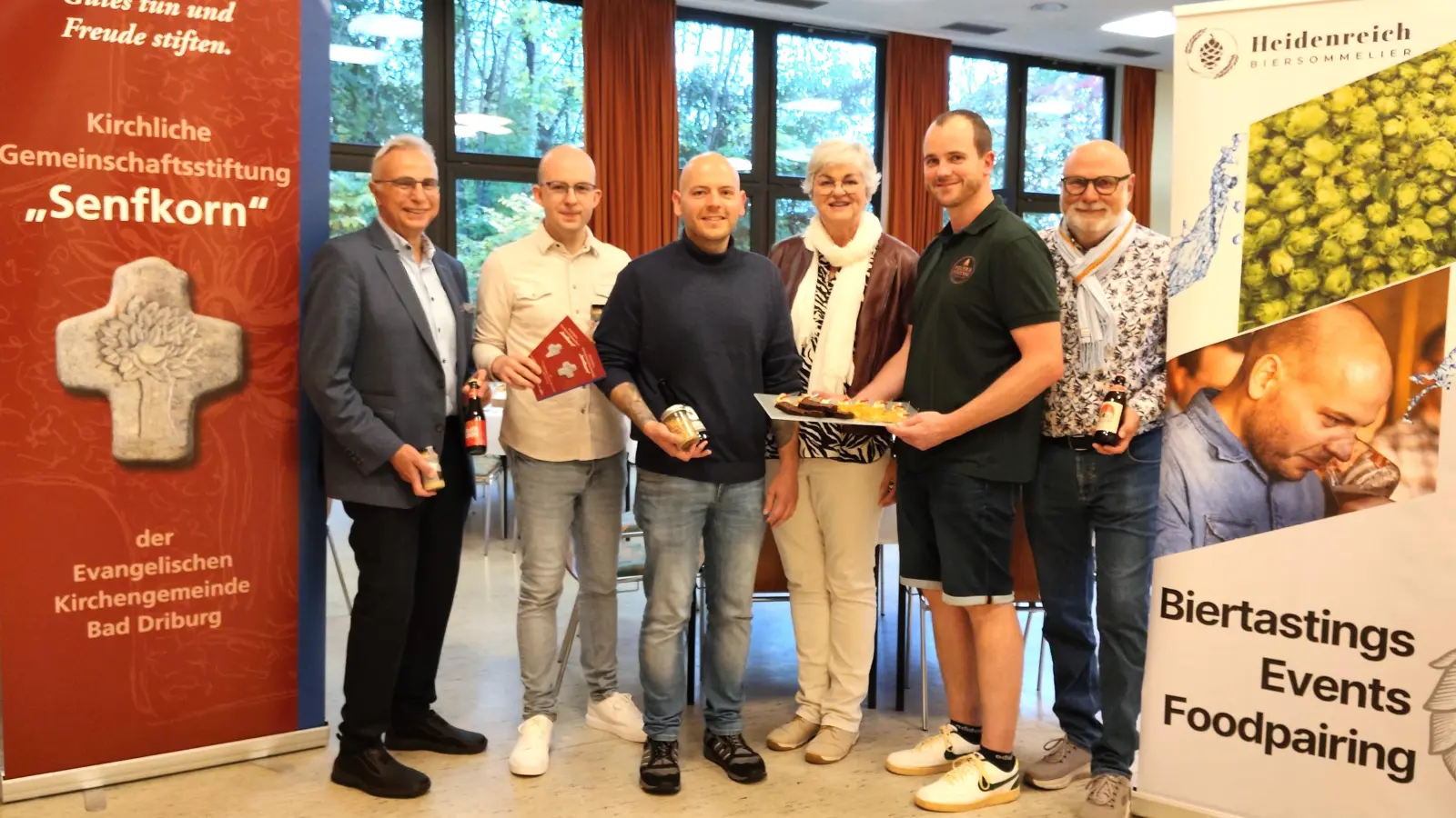 Das engagierte Team freut sich auf den Abend: (v. l.) Horst Kanbach, Rudolf Moor, Felix Heidenreich, Martina Wilde, René Kaldeweier und Dietmar Overbeck. (Zum Team gehörte auch Frederike Wieneke.) (Foto: Doris Dietrich)