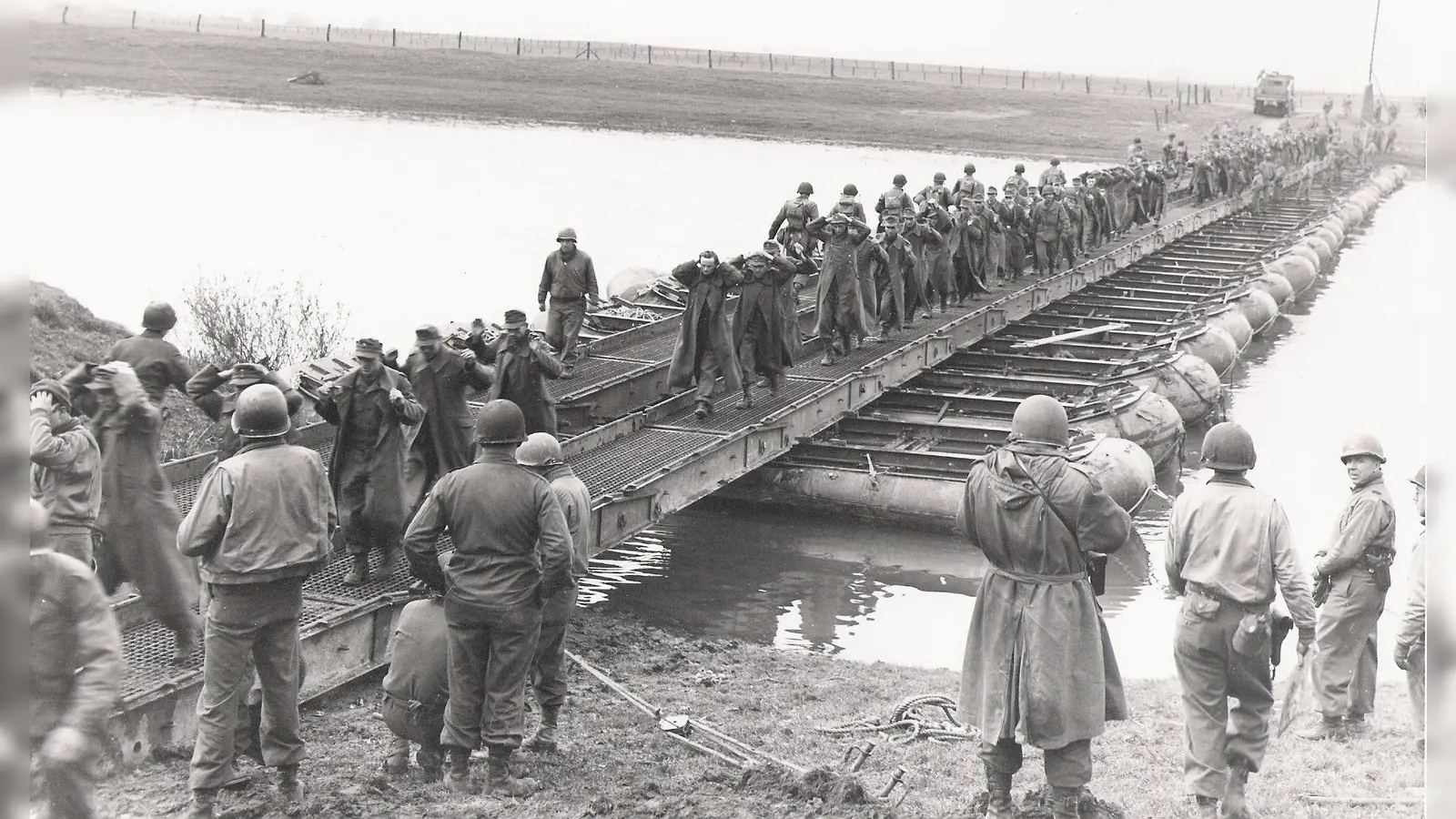 Historisches Foto vom Weserübergang von Waldemar Becker aus dem Fundus von Dr. Jan Schametat (Foto: Waldemar Becker)