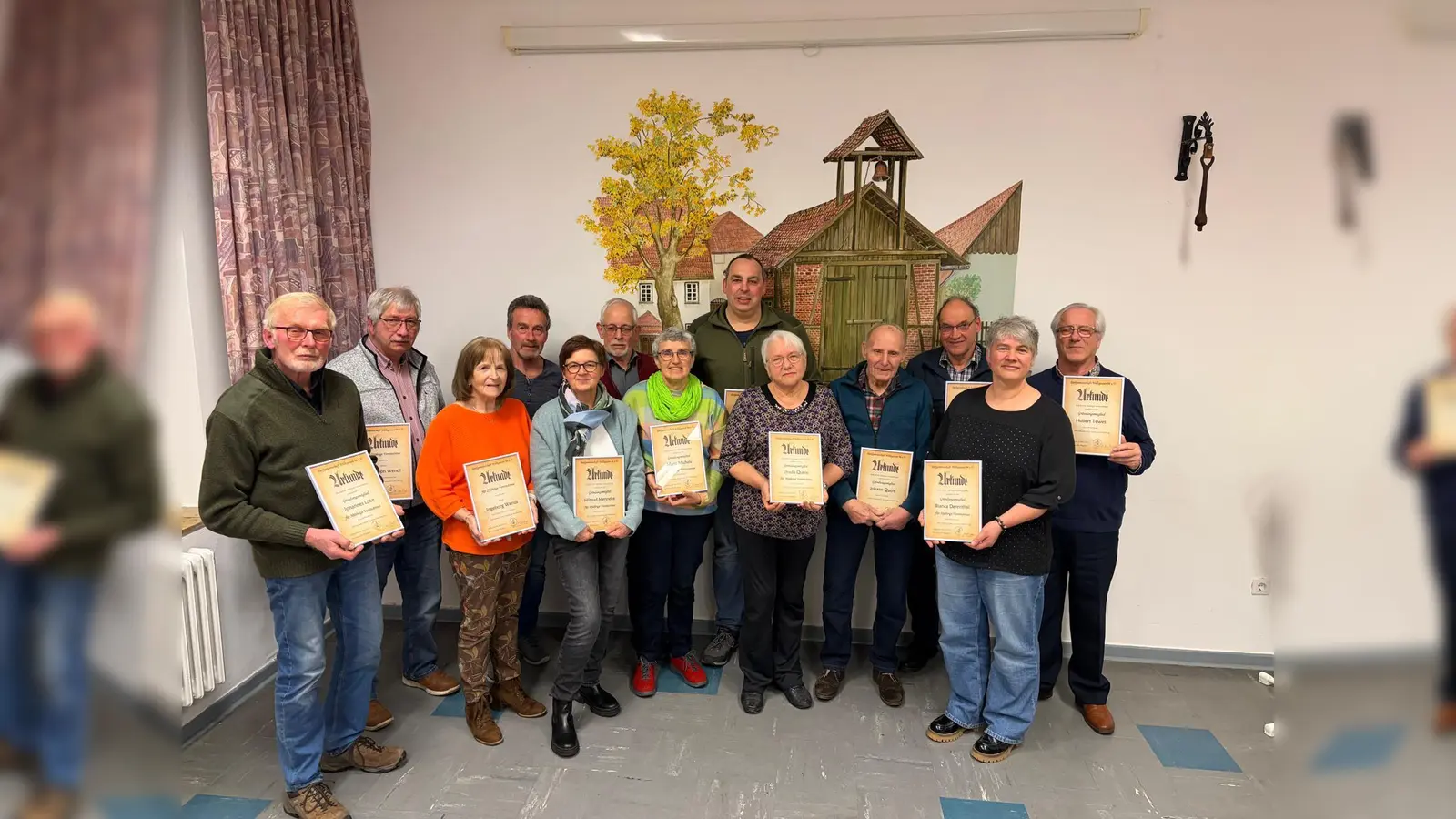 V.l.: Johannes Lüke, Christoph Wendt, Ingeborg Wendt, Heinz Menneke, Hiltrud Menneke, Karl Michels, Maria Michels, Thomas Wintermeyer, Ursula Quere, Johann Quere, Lorenz Vandiken, Bianca Derenthal und Hubert Tewes.<br>Es fehlen die Gründungsmitglieder Rainer Derenthal, Christa Franzen, Roswitha Köhne, Karsten Quere und Wilhelm Wintermeyer. (Foto: privat)