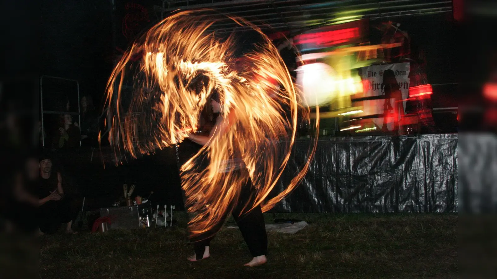 „Fire &amp; Magic“ liefert feurige Show-Effekte. (Foto: TP Sababurg)