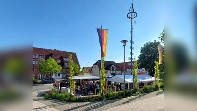 Borgholzer feiern den 1. Mai. (Foto: Gerhard Brast)