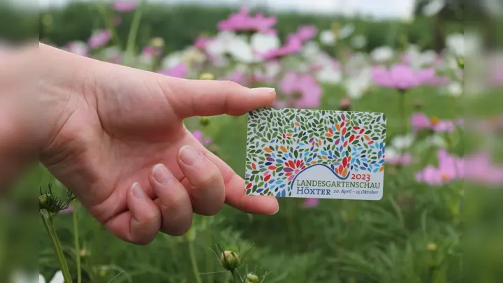 34.000 Dauerkarten hat die Landesgartenschau Höxter inzwischen verkauft. Bis Montag, den 29. Mai, gibt es die Dauerkarte noch rabattiert. Danach endet die Aktion. (Foto: privat)