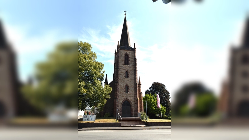 Kreuzkirche Beverungen (Foto: Barbara Siebrecht)