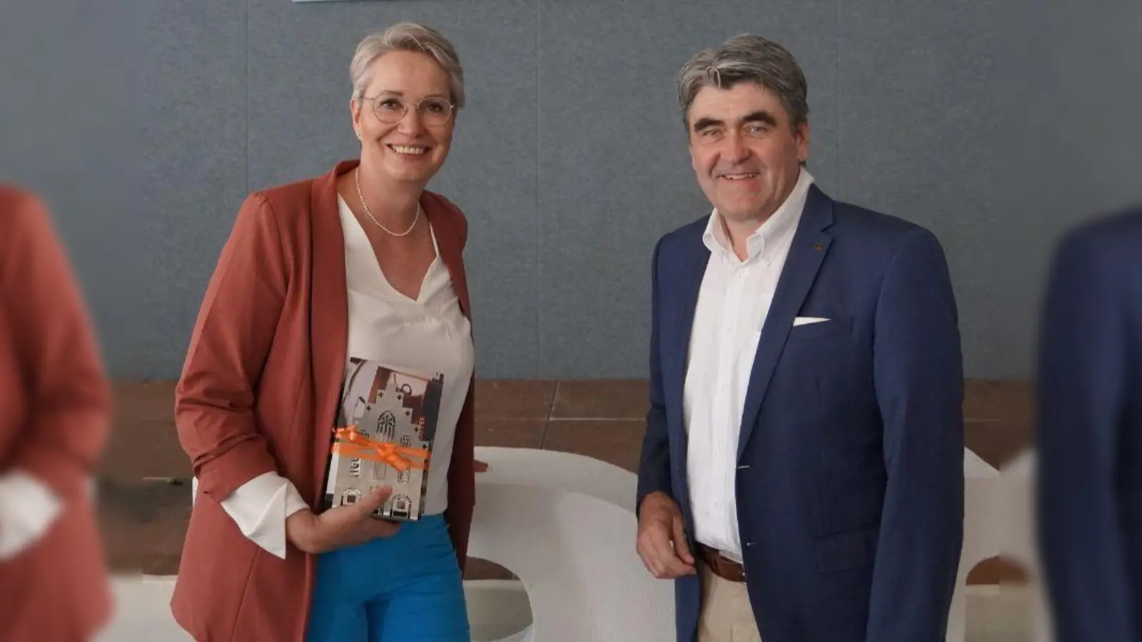 Jutta Robrecht, stellv. BM Stadt Brakel und Dietmar Mantel, GF KBBW Brakel (Foto: Kolping Berufsbildungswerk Brakel)