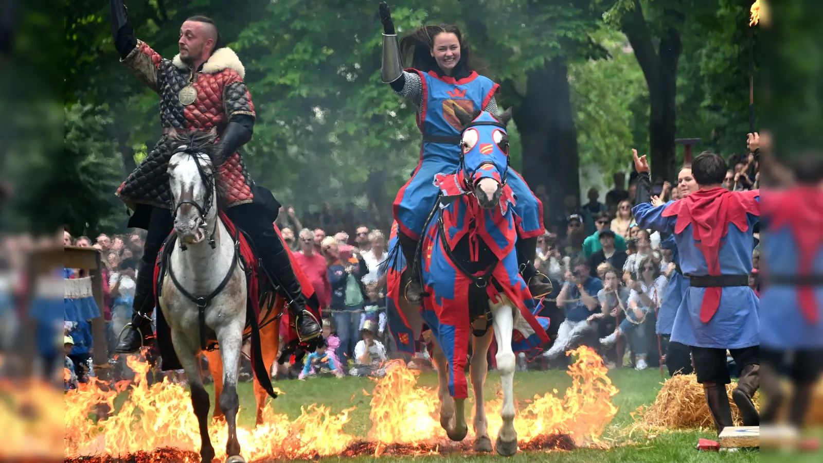 Lanzen brechen und Hufe donnern: Die Feuerreiter von Mandshur Tengri kommen mit einem neuen spektakulären Programm nach Höxter. (Foto: Huxarium Gartenpark)