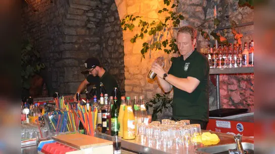 Cocktails für die großen Gäste. (Foto: Foto: Bernd Nahen)