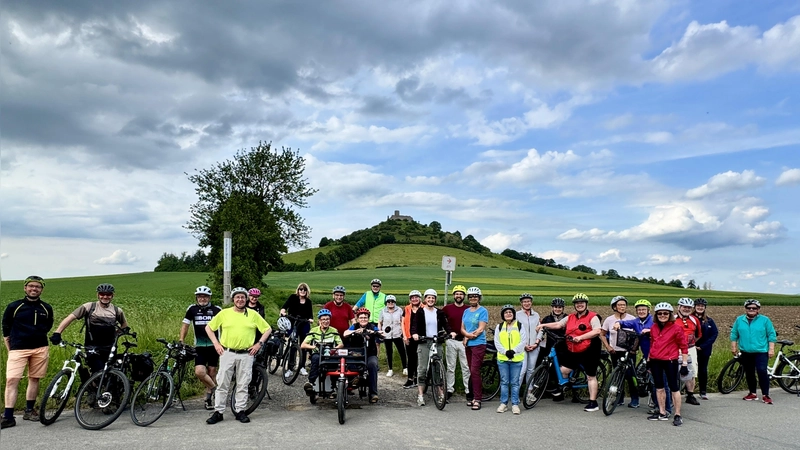 Gruppenbild vom Auftakt des Stadtradelns 2026 (Foto: Stadt Warburg)