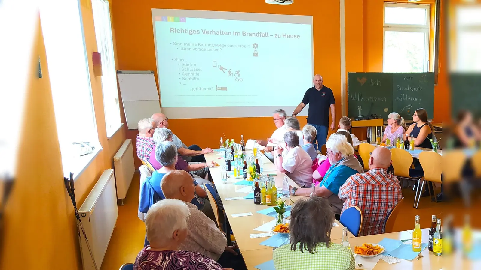 Frank Dittrich von der Feuerwehr informierte.  (Foto: privat)