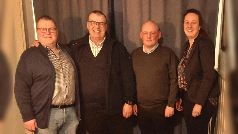 Wurden nach langjähriger Vorstandsarbeit aus ihren Ämtern verabschiedet (v.l.): Thomas Multhaupt, Holger Sprenger, Hubert Ashauer und Diana Blume. (Foto: Dorfgemeinschaft Welda / privat)