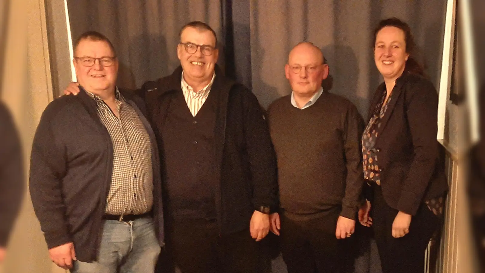 Wurden nach langjähriger Vorstandsarbeit aus ihren Ämtern verabschiedet (v.l.): Thomas Multhaupt, Holger Sprenger, Hubert Ashauer und Diana Blume. (Foto: Dorfgemeinschaft Welda / privat)