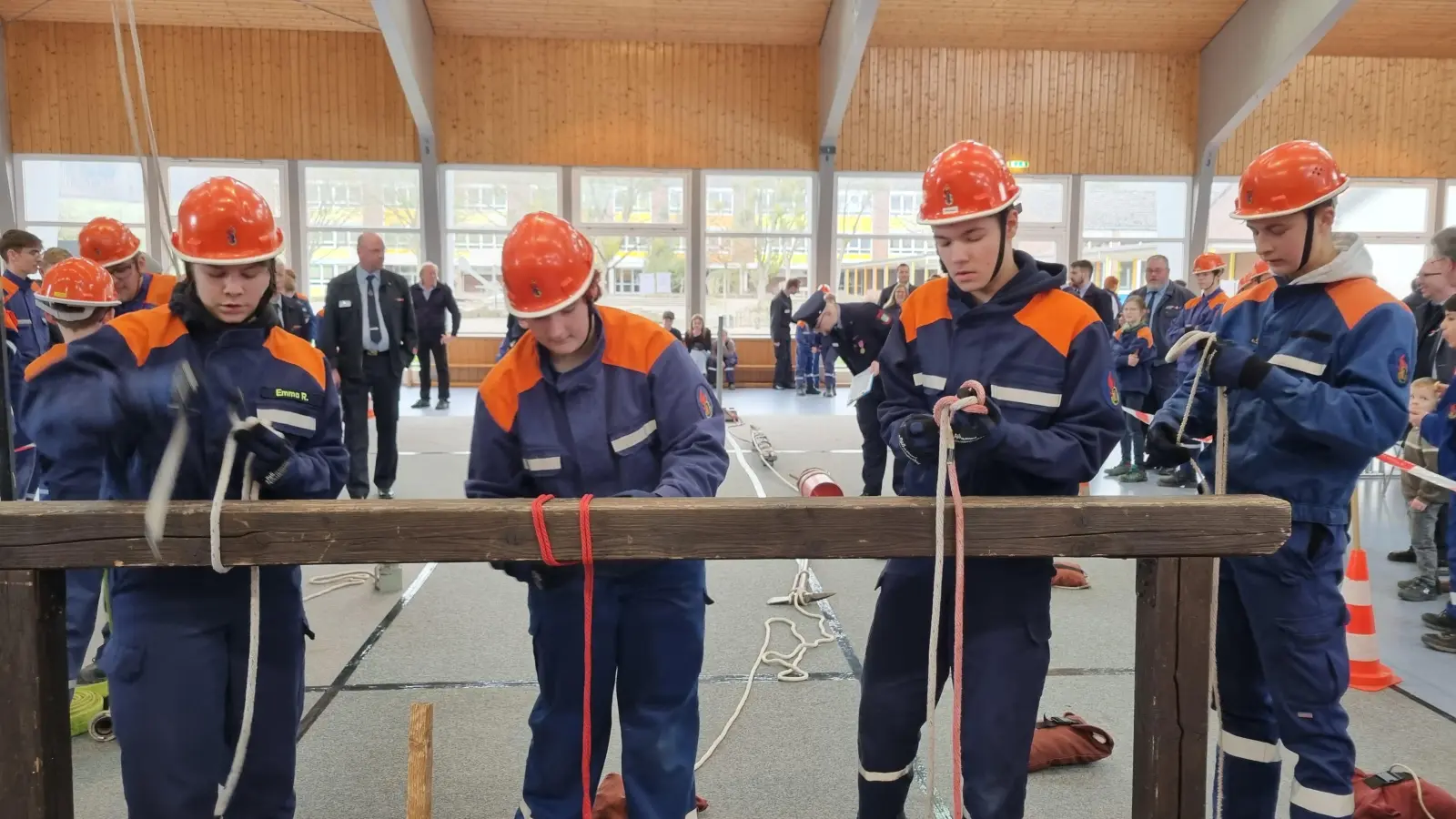 Die Jugendfeuerwehren zeigten beim Wettbewerb ihr Können. (Foto: Frewer/Kreisjugendfeuerwehr)